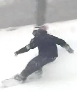 《纪实72小时 冬之物语》：镜头下的众生百态，寒冬中的温暖与坚守